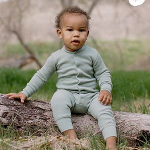 Noble Carriage organic waffle one-piece sleeper sage 18-24 months